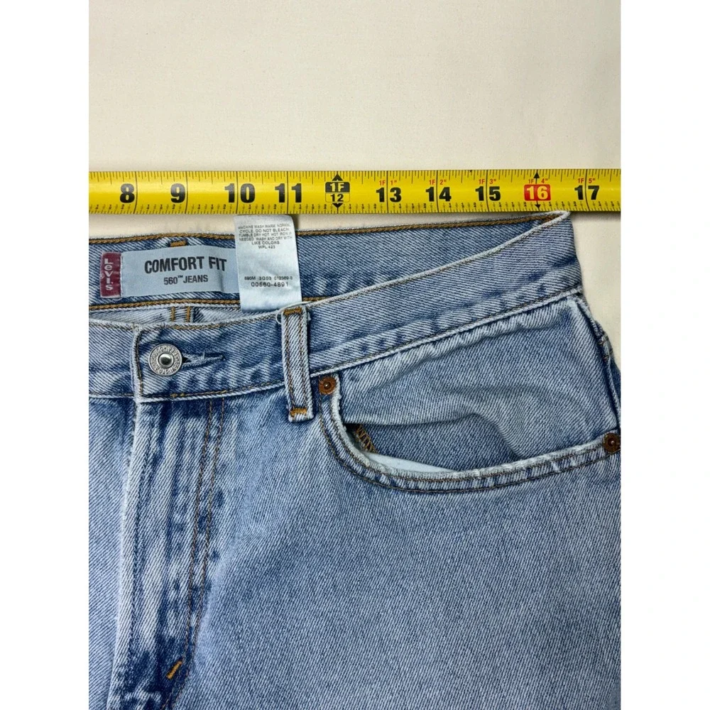 Levis 560 Comfort Fit Jeans Mens W33 L34‎ Light Wash Denim Blue